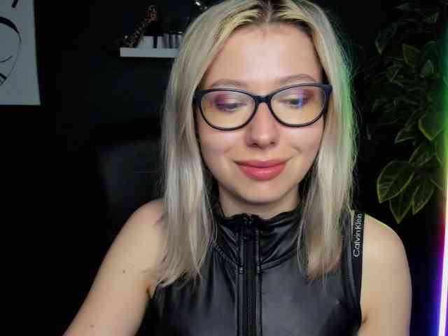 xxHeidiLove webcam
