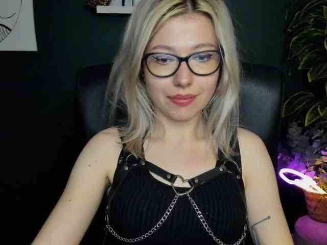 xxHeidiLove webcam