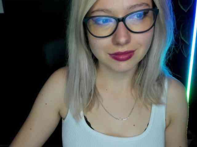xxHeidiLove webcam