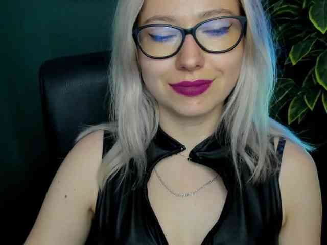 xxHeidiLove webcam