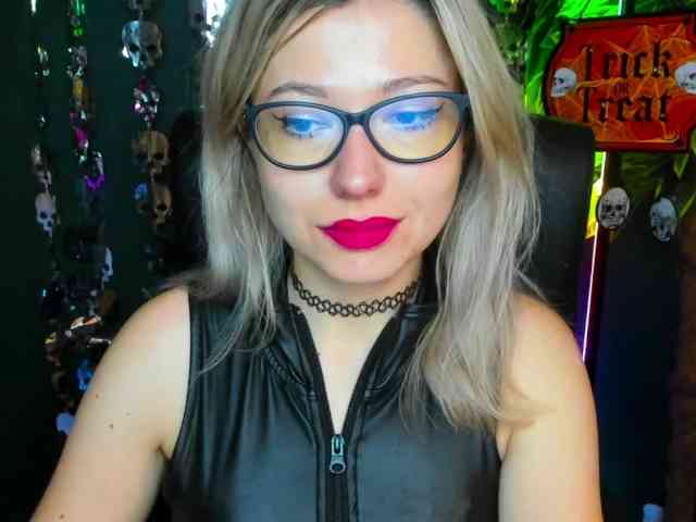 xxHeidiLove webcam