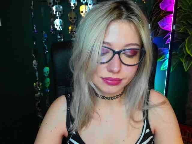 xxHeidiLove webcam