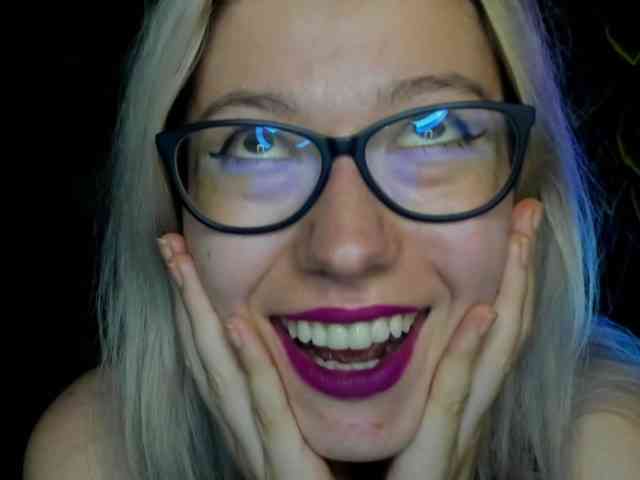 xxHeidiLove webcam
