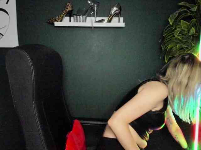 xxHeidiLove webcam