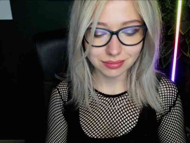 xxHeidiLove webcam