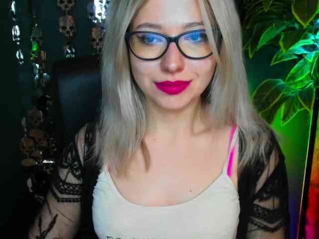 xxHeidiLove webcam
