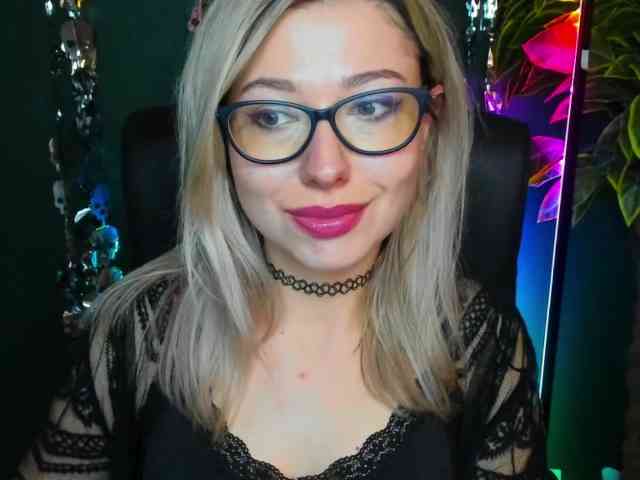 xxHeidiLove webcam