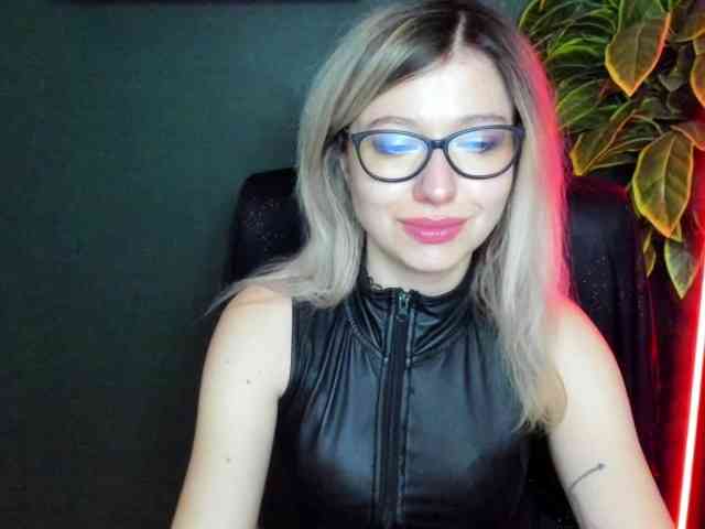 xxHeidiLove webcam