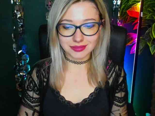 xxHeidiLove webcam