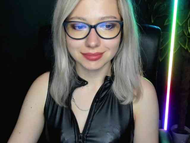 xxHeidiLove webcam