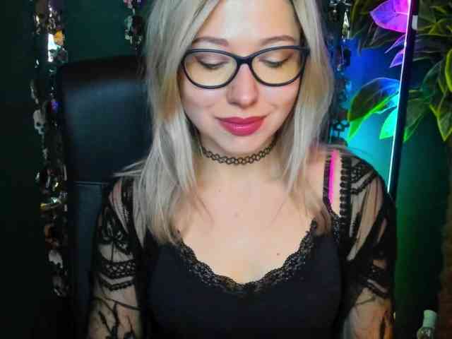 xxHeidiLove webcam