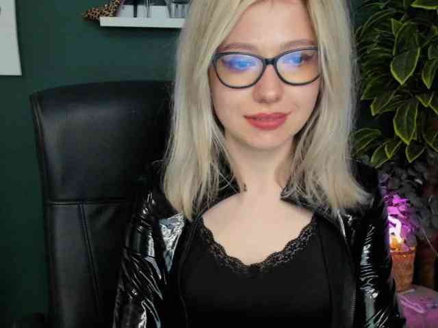 xxHeidiLove webcam