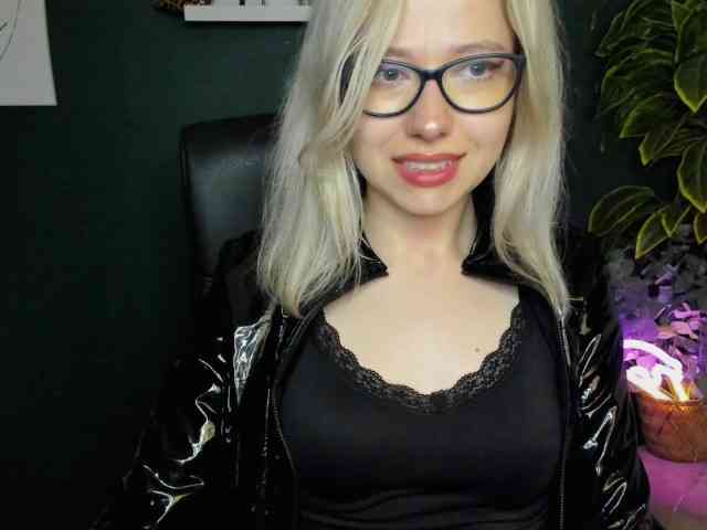 xxHeidiLove webcam
