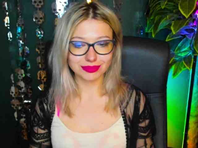 xxHeidiLove webcam