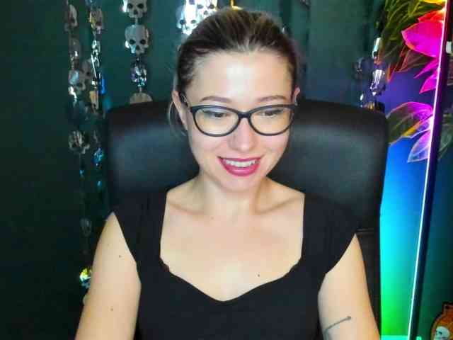 xxHeidiLove webcam