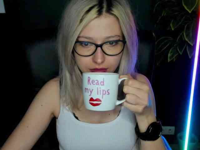 xxHeidiLove webcam