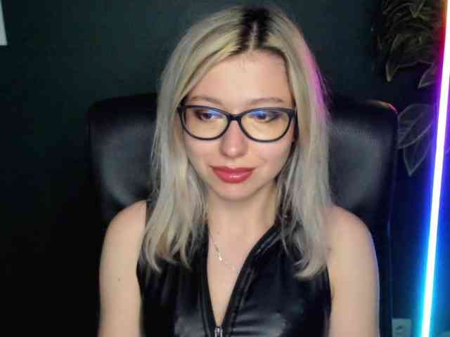 xxHeidiLove webcam