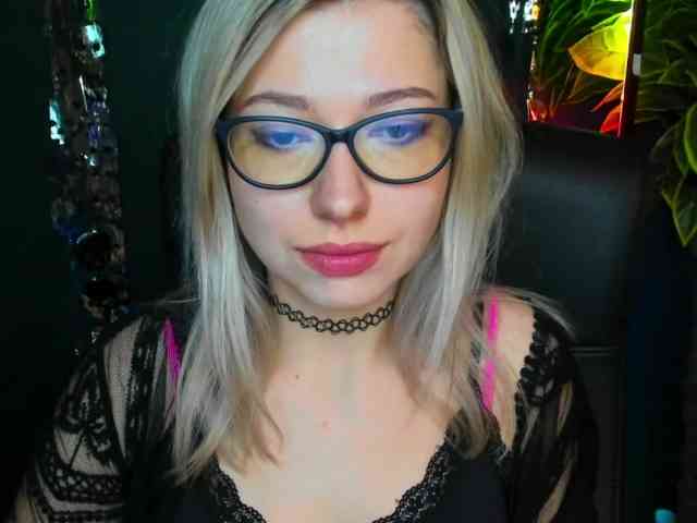 xxHeidiLove webcam