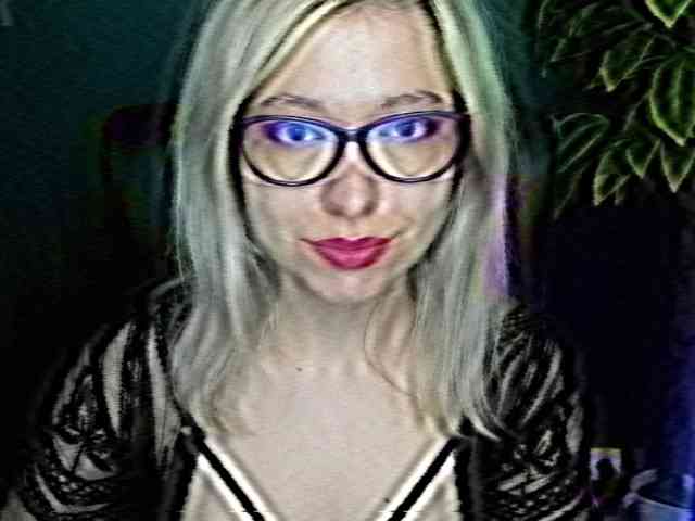 xxHeidiLove webcam