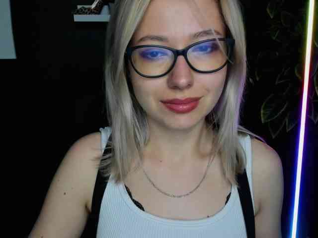 xxHeidiLove webcam