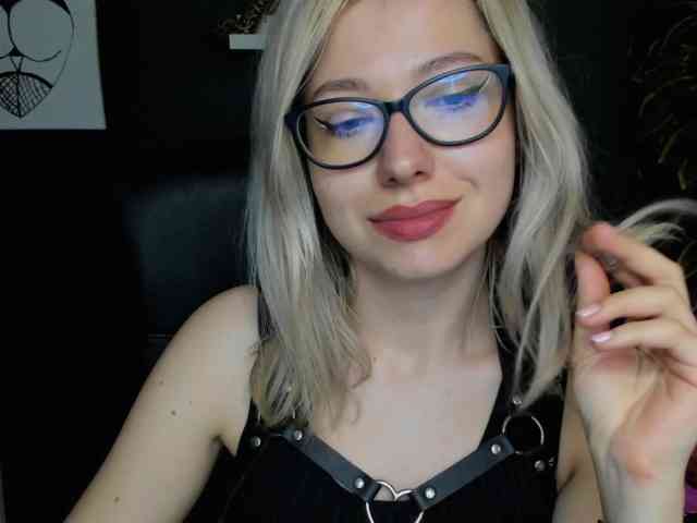 xxHeidiLove webcam