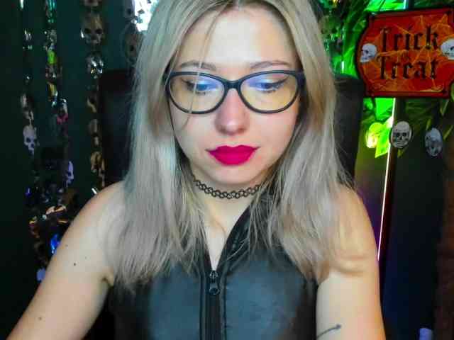 xxHeidiLove webcam
