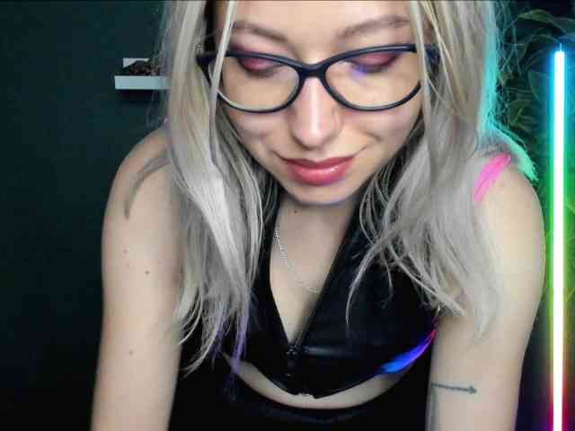 xxHeidiLove webcam