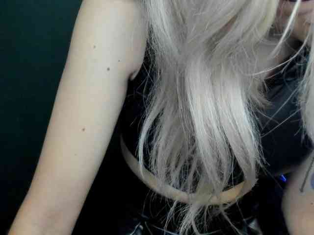 xxHeidiLove webcam