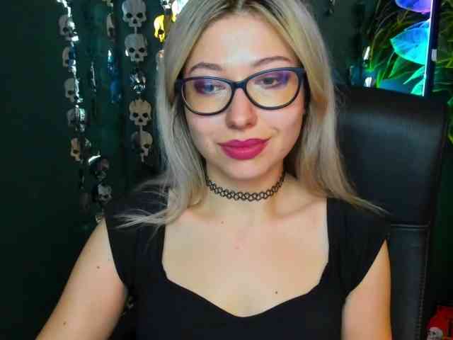 xxHeidiLove webcam