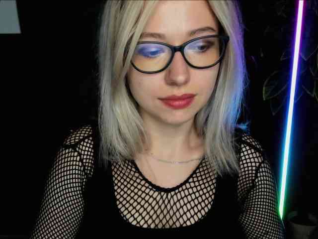 xxHeidiLove webcam