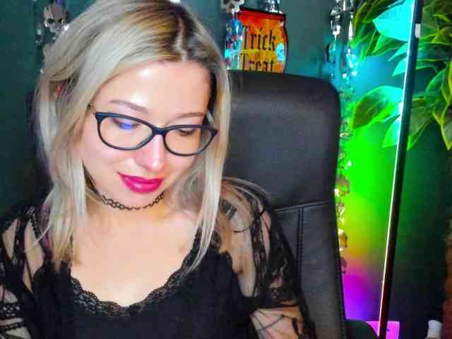 xxHeidiLove webcam