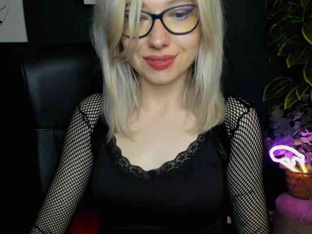 xxHeidiLove webcam