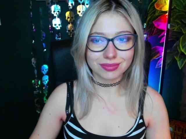 xxHeidiLove webcam