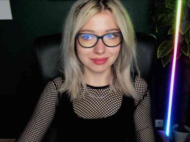 xxHeidiLove webcam