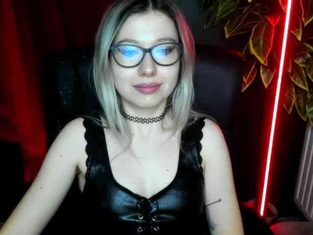 xxHeidiLove webcam