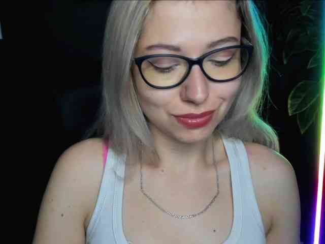 xxHeidiLove webcam