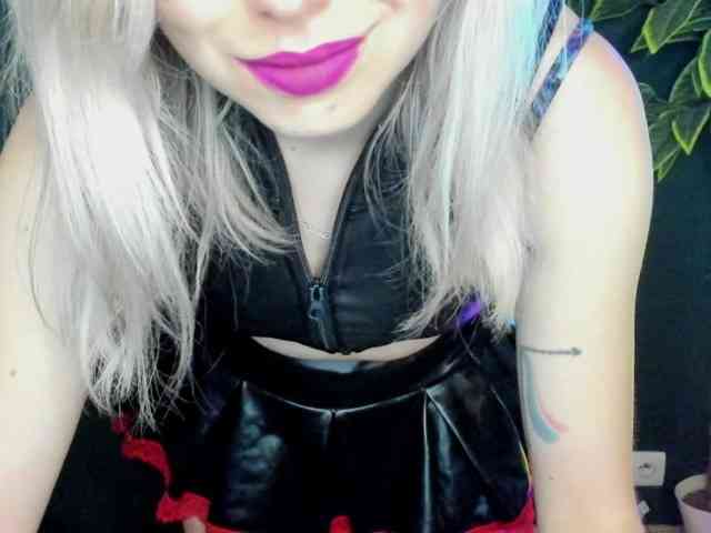 xxHeidiLove webcam
