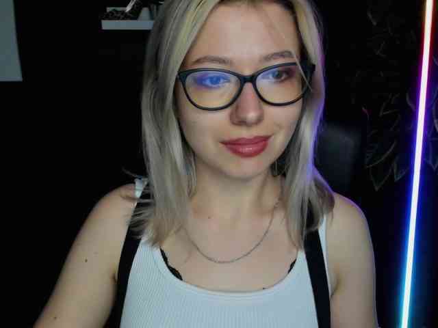 xxHeidiLove webcam