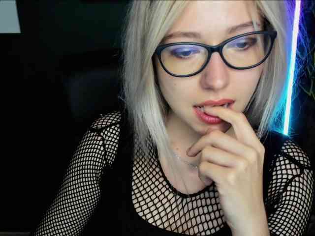 xxHeidiLove webcam