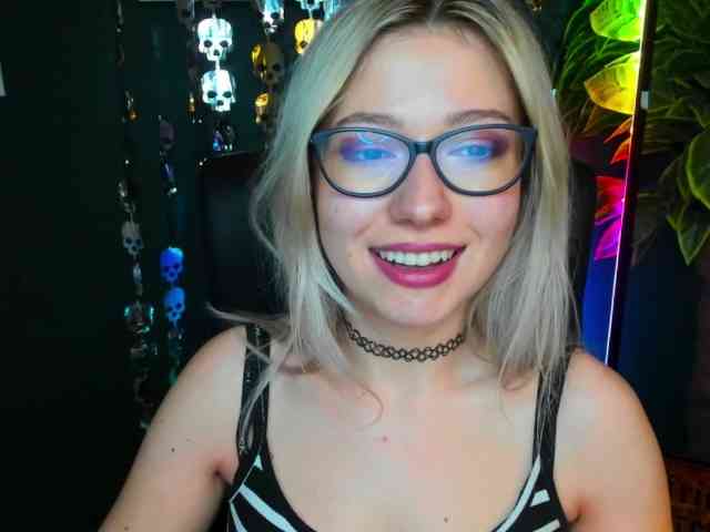 xxHeidiLove webcam