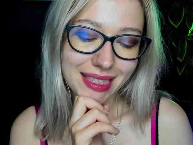 xxHeidiLove webcam
