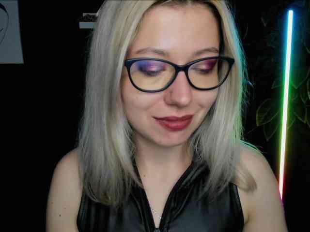 xxHeidiLove webcam