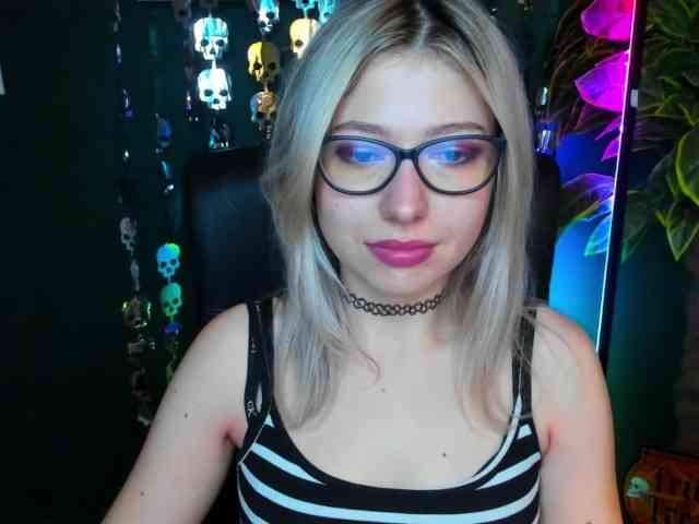 xxHeidiLove webcam