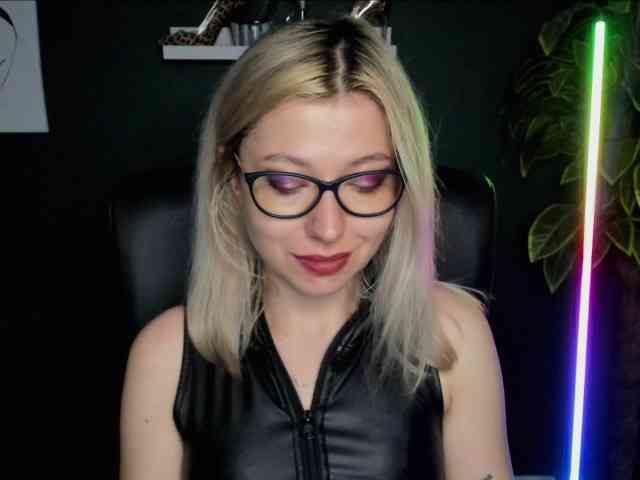 xxHeidiLove webcam