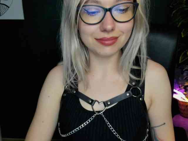 xxHeidiLove webcam