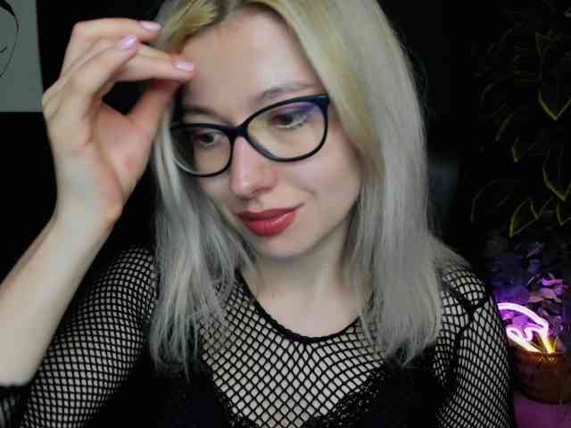 xxHeidiLove webcam