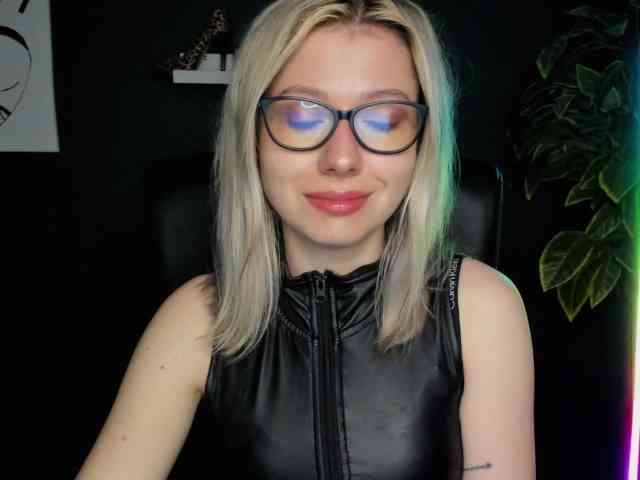 xxHeidiLove webcam