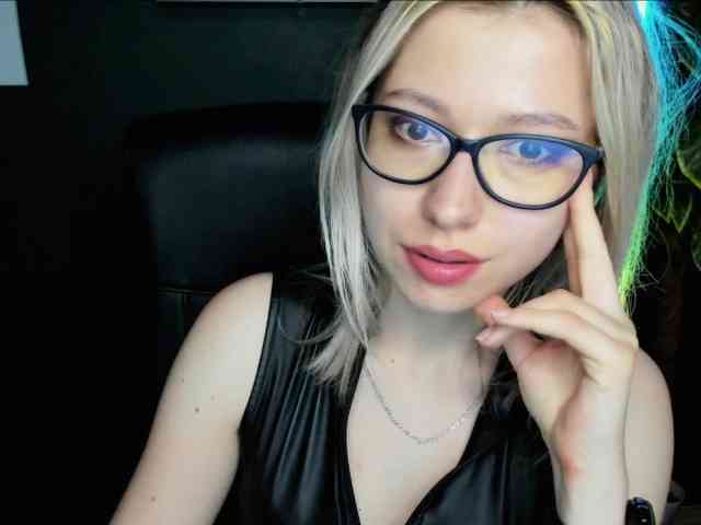 xxHeidiLove webcam