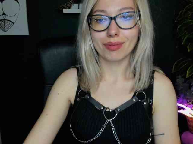 xxHeidiLove webcam