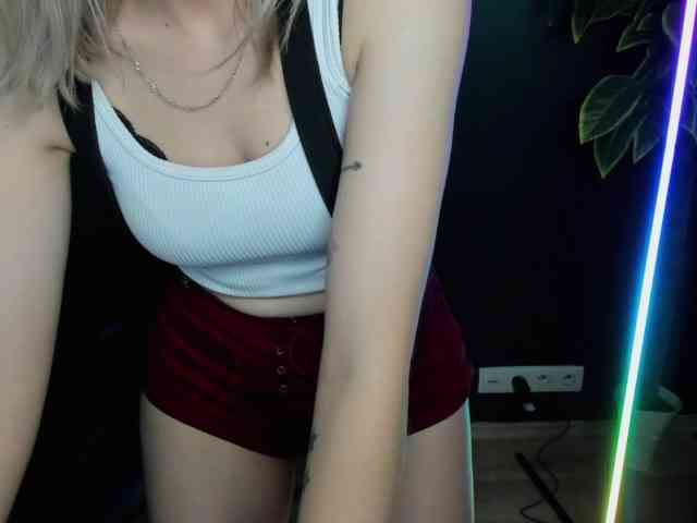 xxHeidiLove webcam